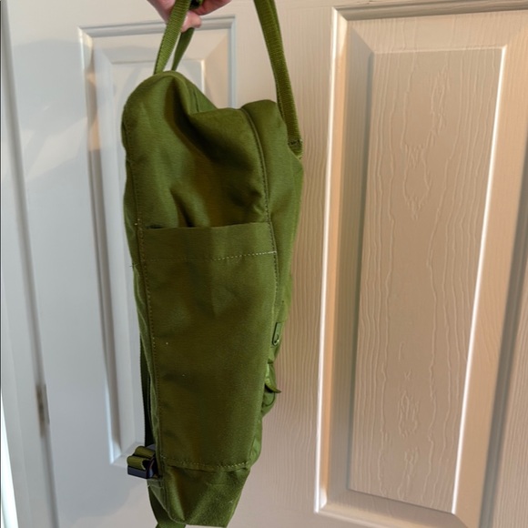 Kånken Green Backpack - Picture 3 of 11